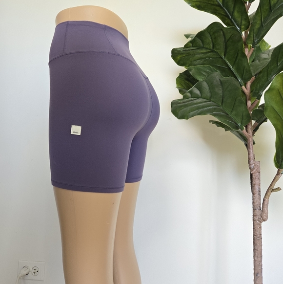 Vuori AllTheFeels Short 4" Women Size S Gym Sporty Lilac Color - Picture 1 of 10
